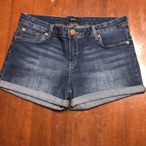STS BLUE SHORTS /SIZE 9